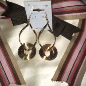 🎁 Any 4 for $15🎁 NWT Dangle Earrings🎁